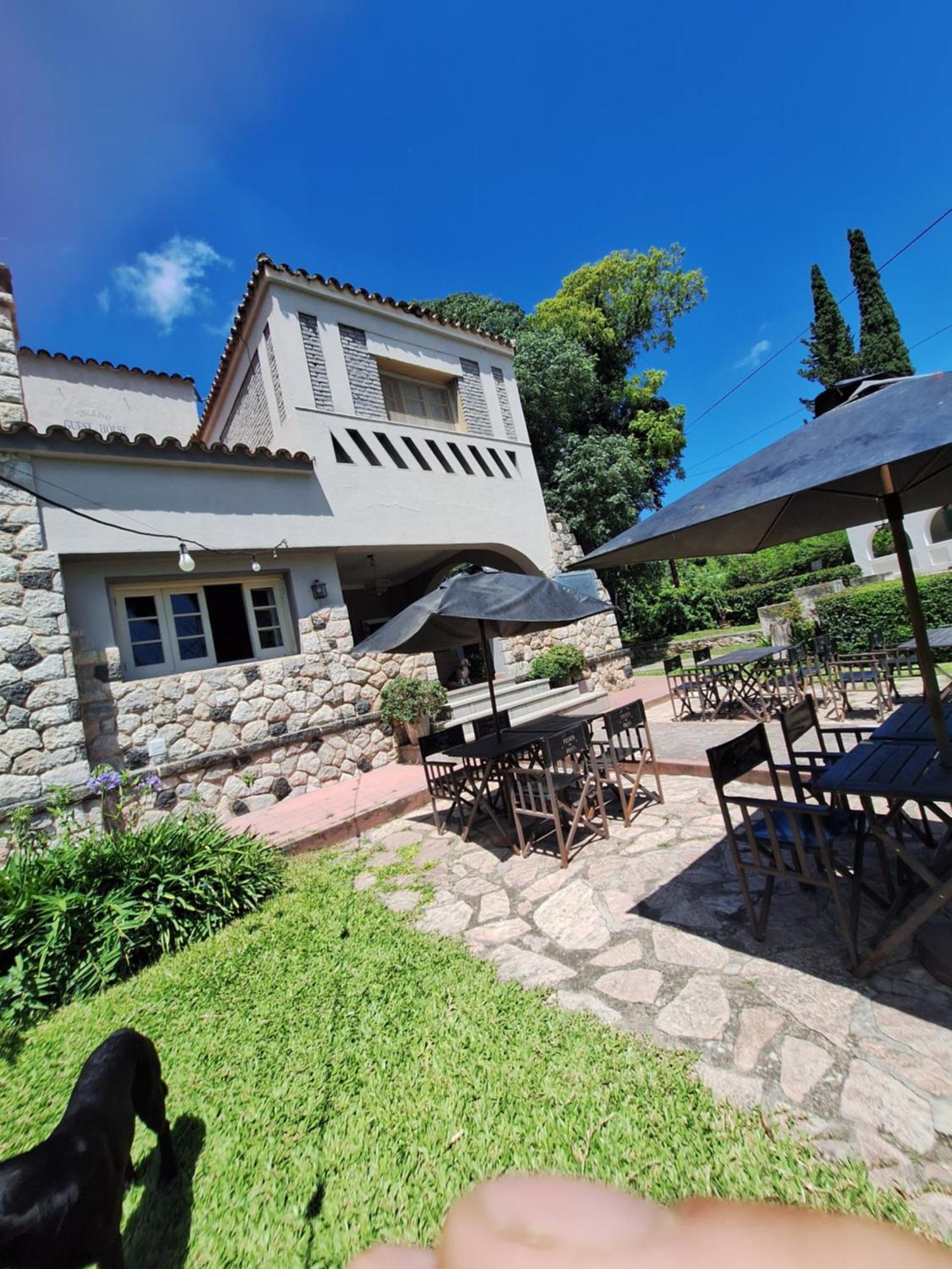 Del Angel * Villa Serranita